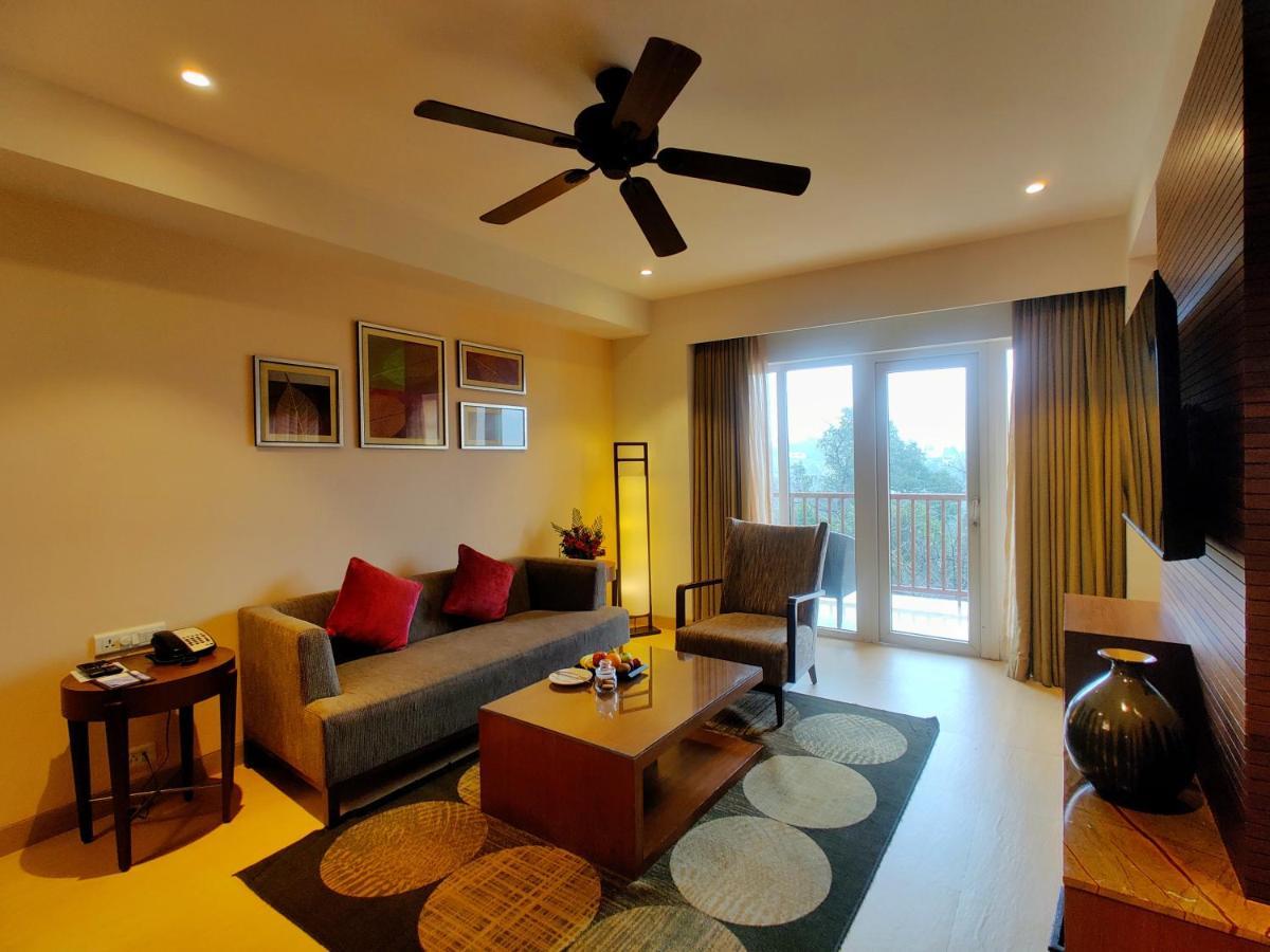 Fariyas Resort Lonavla Exterior foto