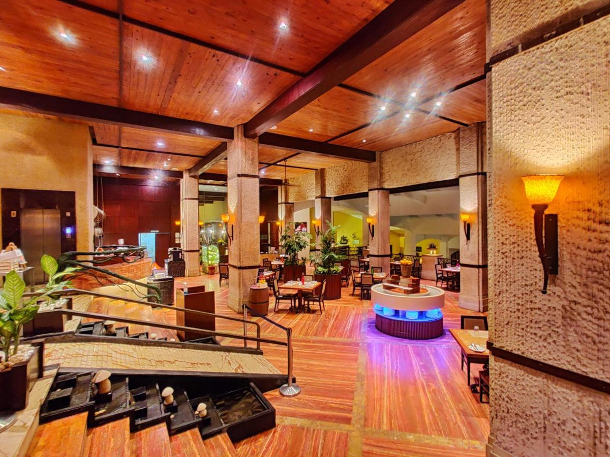 Fariyas Resort Lonavla Exterior foto