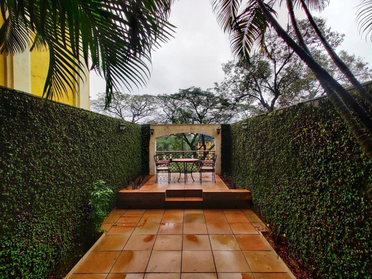 Fariyas Resort Lonavla Exterior foto
